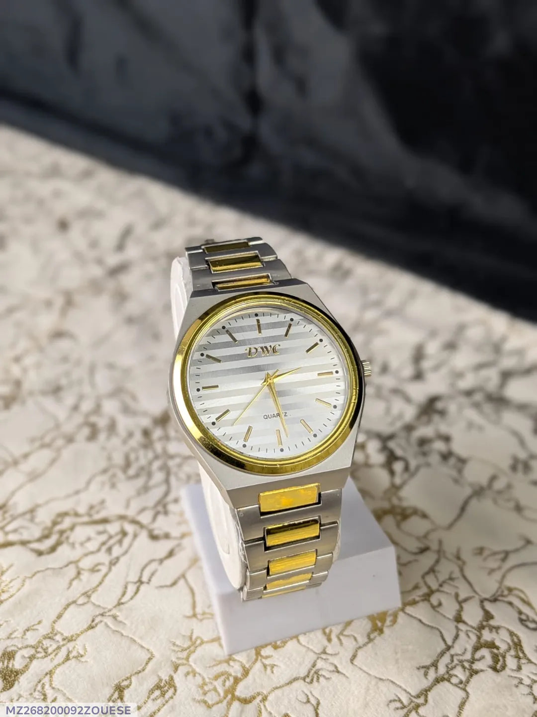 DWC Classic Quartz Analog Watch – Modern Minimalist Design with Premium Stainless Steel Strap and Scratch-Resistant Glass