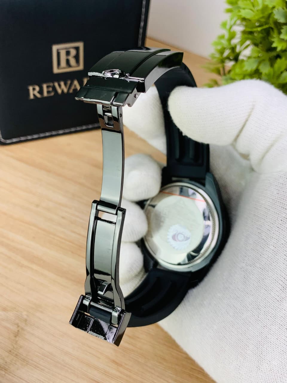 REWARD Submariner Luxury Sport Watch – Day-Date Calendar & Premium Silicone Strap