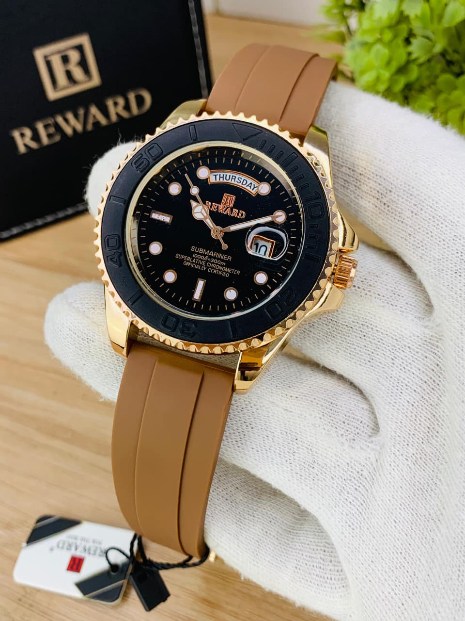 REWARD Submariner Luxury Sport Watch – Day-Date Calendar & Premium Silicone Strap